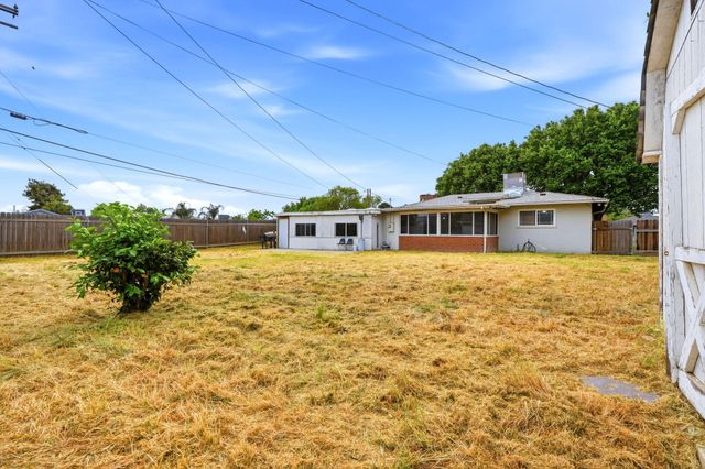 630 Auburn Street, Tulare, CA 93274