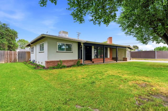 630 Auburn Street, Tulare, CA 93274