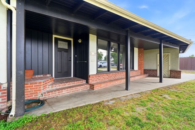 630 Auburn Street, Tulare, CA 93274