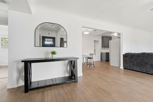 630 Auburn Street, Tulare, CA 93274