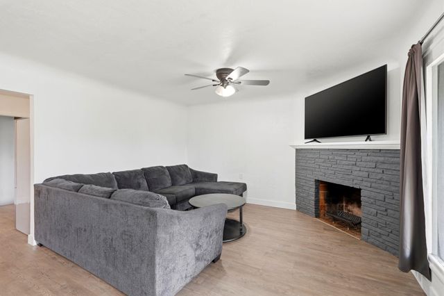 630 Auburn Street, Tulare, CA 93274