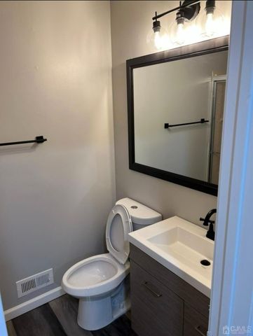 254 Bromley Place, East Brunswick, NJ 08816