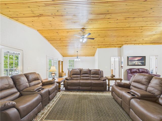 11646 Cedar Drive, Garfield, AR 72732