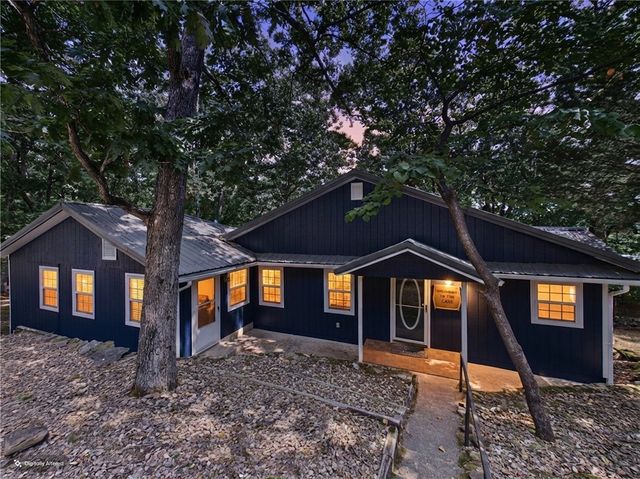 11646 Cedar Drive, Garfield, AR 72732