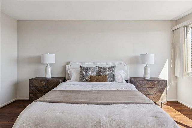 49 Briar Hollow Lane Lane 1004, Houston, TX 77027