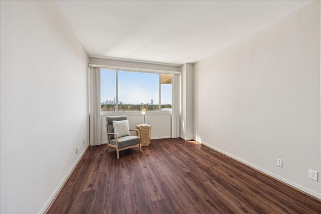 49 Briar Hollow Lane Lane 1004, Houston, TX 77027