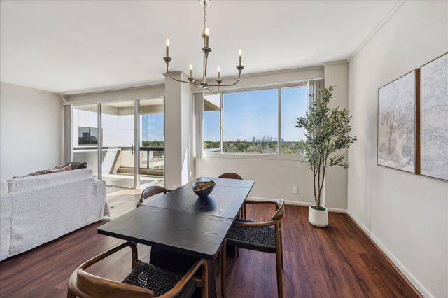 49 Briar Hollow Lane Lane 1004, Houston, TX 77027