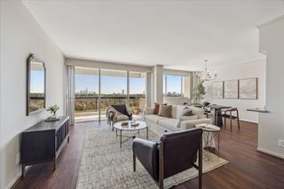 49 Briar Hollow Lane Lane 1004, Houston, TX 77027