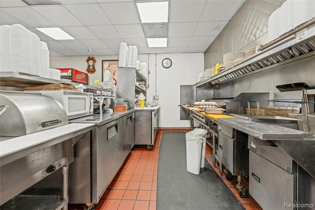 1350 W Fort Street, Detroit, MI 48226
