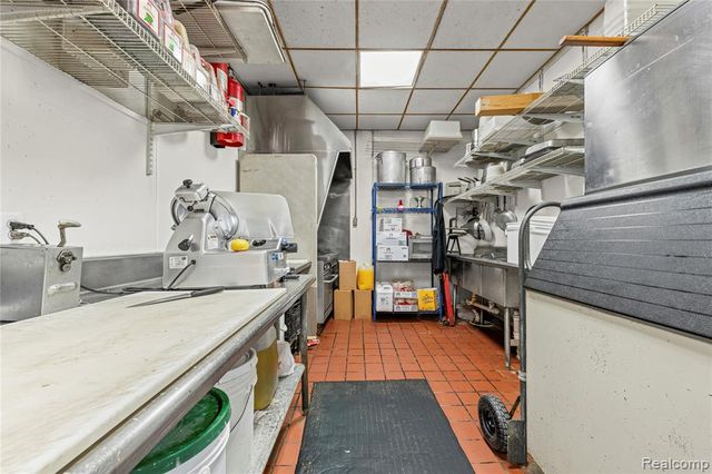 1350 W Fort Street, Detroit, MI 48226
