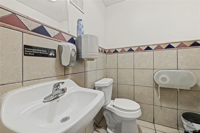 1350 W Fort Street, Detroit, MI 48226