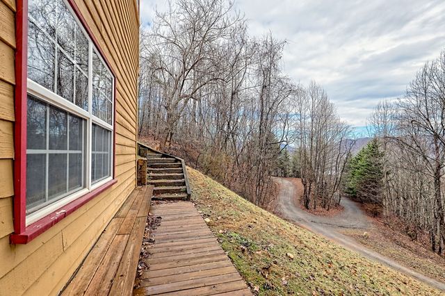 162 Eagles View Valley, Hayesville, NC 28904