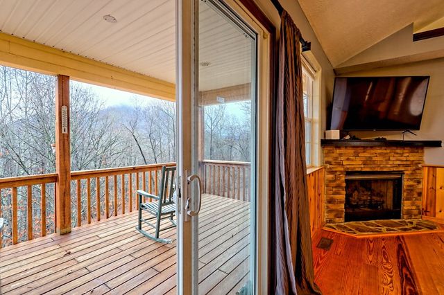 162 Eagles View Valley, Hayesville, NC 28904