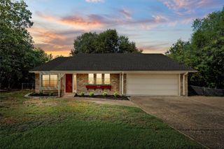 13780 Harbor Drive, Woodway, TX 76712