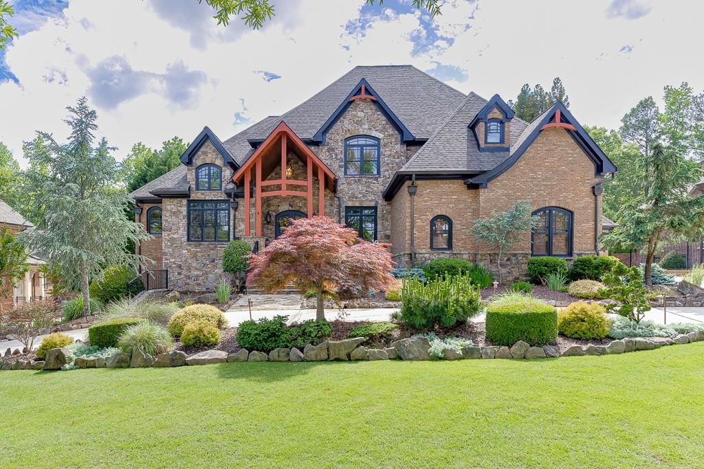 2304 Weeping Oak Drive, Braselton, GA 30517