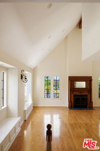 5237 San Feliciano Drive, Woodland Hills (los Angeles), CA 91364