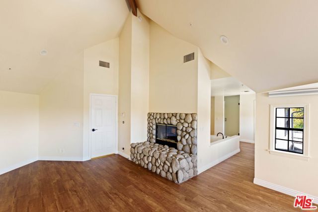 5237 San Feliciano Drive, Woodland Hills (los Angeles), CA 91364
