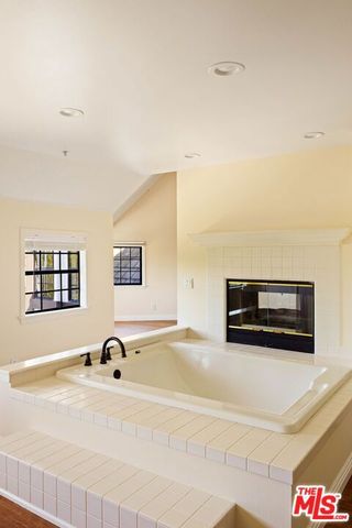 5237 San Feliciano Drive, Woodland Hills (los Angeles), CA 91364