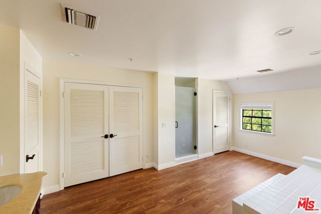 5237 San Feliciano Drive, Woodland Hills (los Angeles), CA 91364