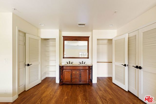 5237 San Feliciano Drive, Woodland Hills (los Angeles), CA 91364