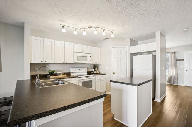 3247 Harpeth Springs Dr, Nashville, TN 37221