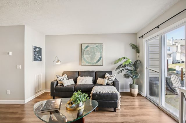 3247 Harpeth Springs Dr, Nashville, TN 37221