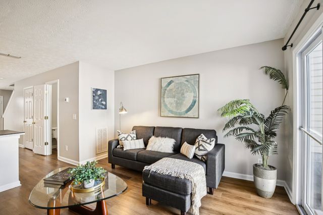 3247 Harpeth Springs Dr, Nashville, TN 37221