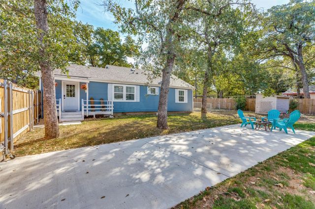 3217 Huron Trail, Lake Worth, TX 76135