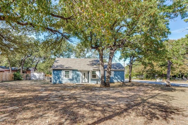 3217 Huron Trail, Lake Worth, TX 76135