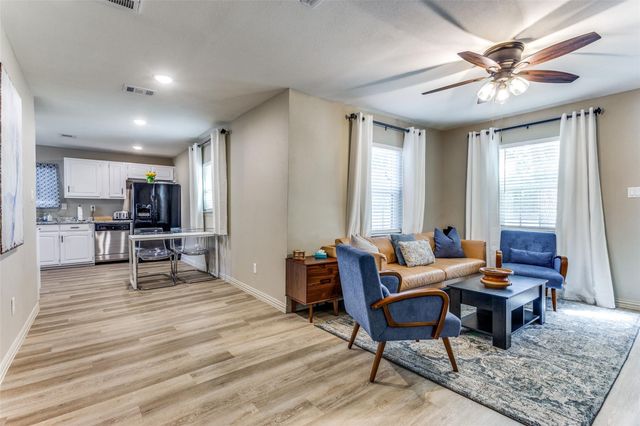 3217 Huron Trail, Lake Worth, TX 76135