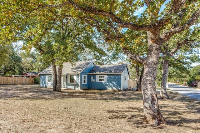 3217 Huron Trail, Lake Worth, TX 76135