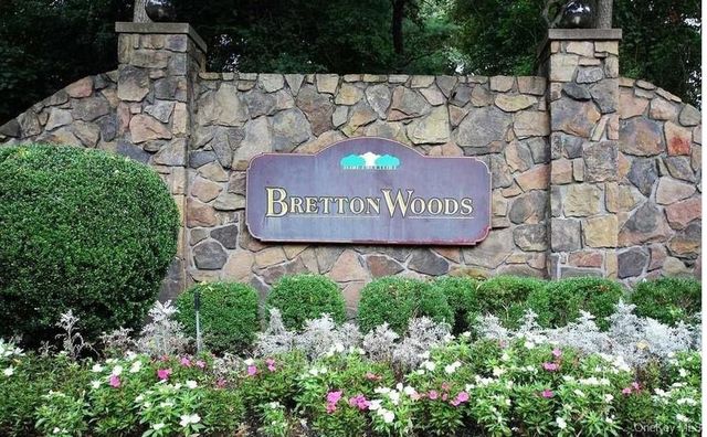 280 Brettonwoods Drive, Coram, NY 11727