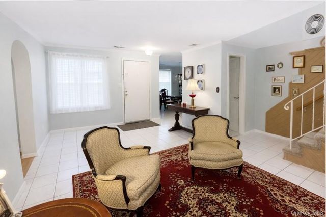 280 Brettonwoods Drive, Coram, NY 11727