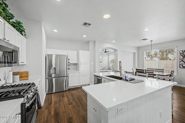 73 E MILL REEF Drive, San Tan Valley, AZ 85143
