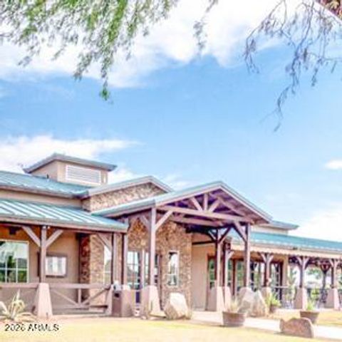 73 E MILL REEF Drive, San Tan Valley, AZ 85143