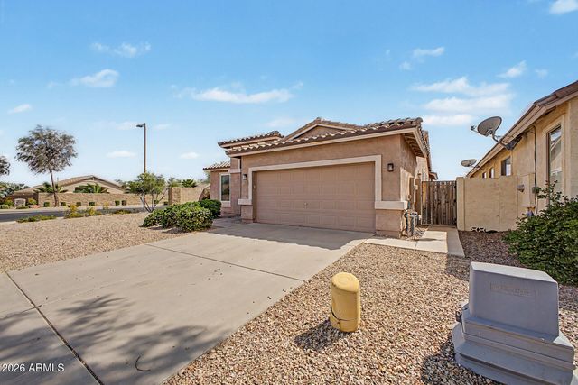 73 E MILL REEF Drive, San Tan Valley, AZ 85143