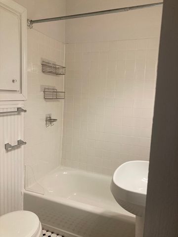 15 Trowbridge St. 8, Cambridge, MA 02138