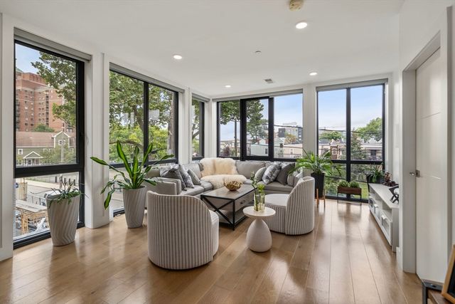 30 Penniman 201, Boston, MA 02134