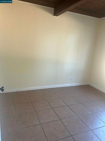 1075 Rachel Rd, San Pablo, CA 94806