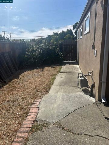1075 Rachel Rd, San Pablo, CA 94806