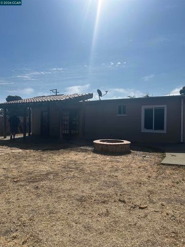 1075 Rachel Rd, San Pablo, CA 94806