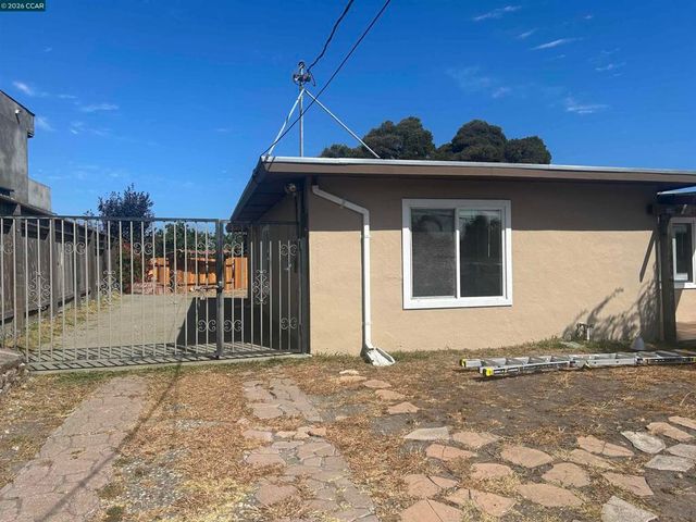 1075 Rachel Rd, San Pablo, CA 94806
