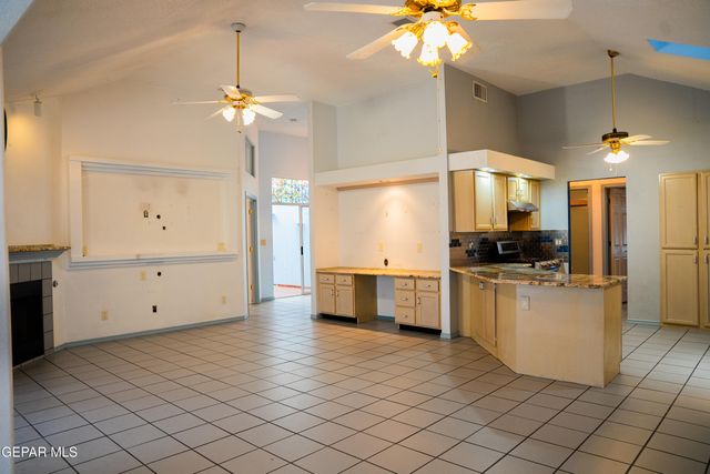 140 TORREY PINES Drive, Santa Teresa, NM 88008