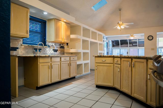 140 TORREY PINES Drive, Santa Teresa, NM 88008