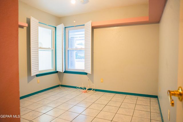 140 TORREY PINES Drive, Santa Teresa, NM 88008