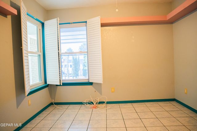 140 TORREY PINES Drive, Santa Teresa, NM 88008