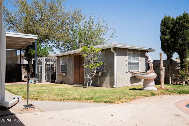 140 TORREY PINES Drive, Santa Teresa, NM 88008