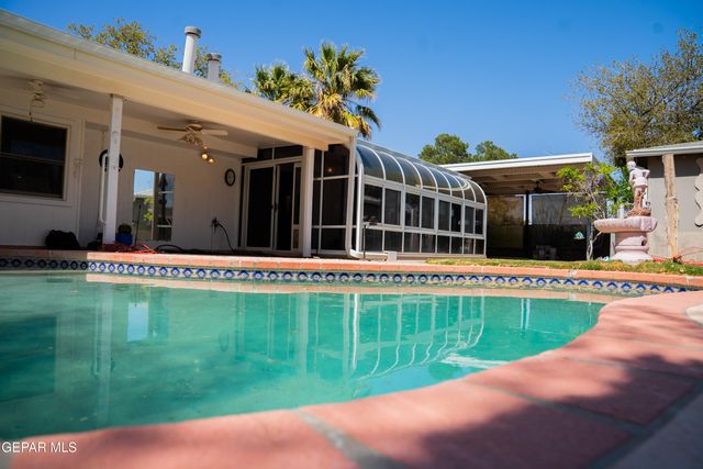 140 TORREY PINES Drive, Santa Teresa, NM 88008