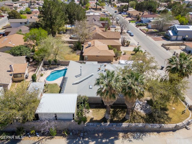 140 TORREY PINES Drive, Santa Teresa, NM 88008