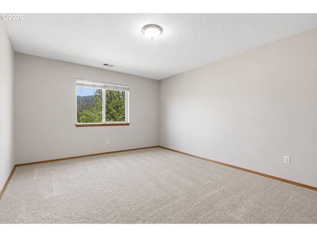 13811 Se GANNON Dr, Clackamas, OR 97015